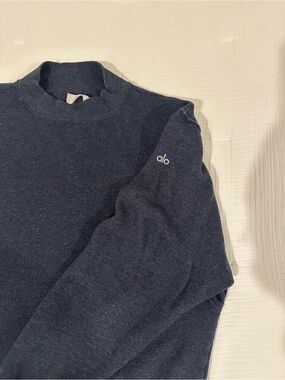ALO Yoga Women’s Dark Navy Mockneck Pullover